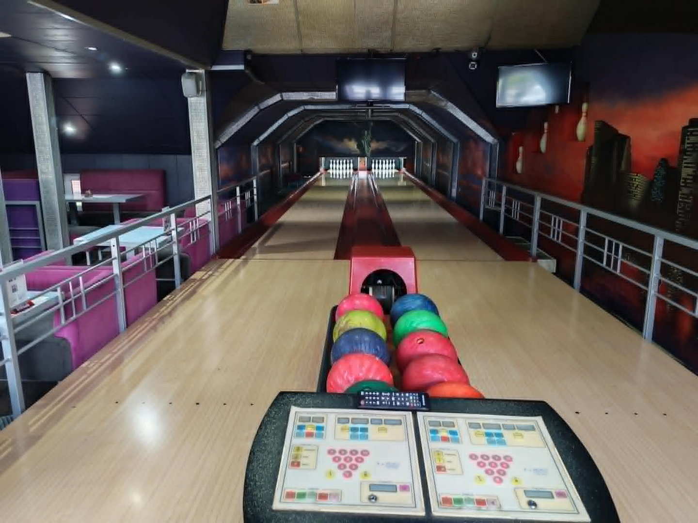 Bowling 33 Topoľčany – interiér